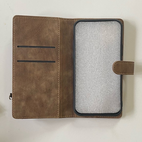 iPhone 11 Pro wallet - Picture 3 of 5